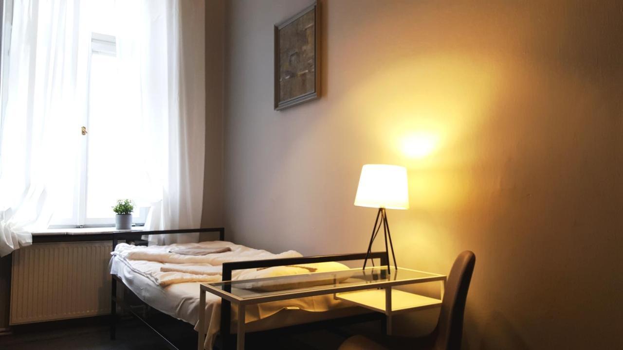Hostel Witt Warsawa Bagian luar foto