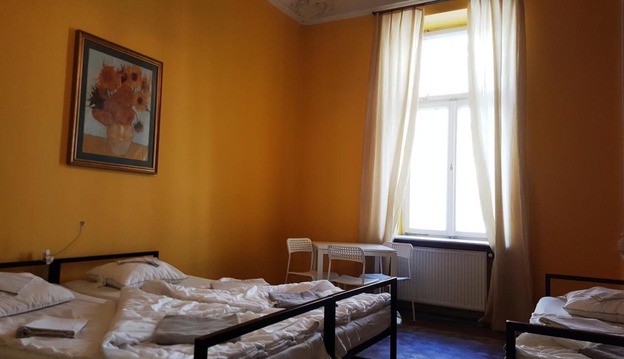 Hostel Witt Warsawa Bagian luar foto